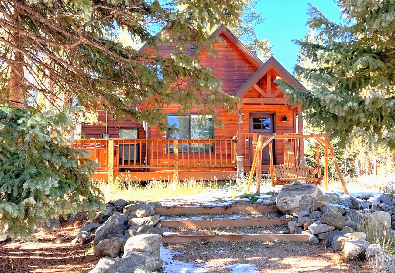 Cabin in Breckenridge - Cabin, Private Hot Tub, Breck + Quandary 14er