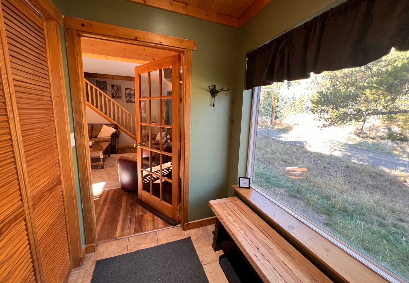 Chalet in Breckenridge - Chalet w/ Hot Tub, Dog Friendly, 3 Miles to Breck 