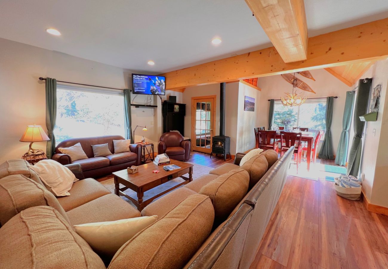 Chalet in Breckenridge - Chalet w/ Hot Tub, Dog Friendly, 3 Miles to Breck 