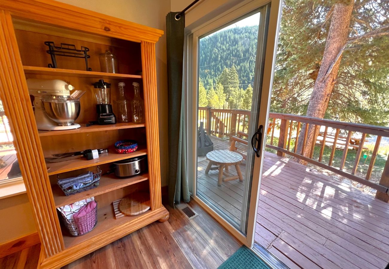 Chalet in Breckenridge - Chalet w/ Hot Tub, Dog Friendly, 3 Miles to Breck 