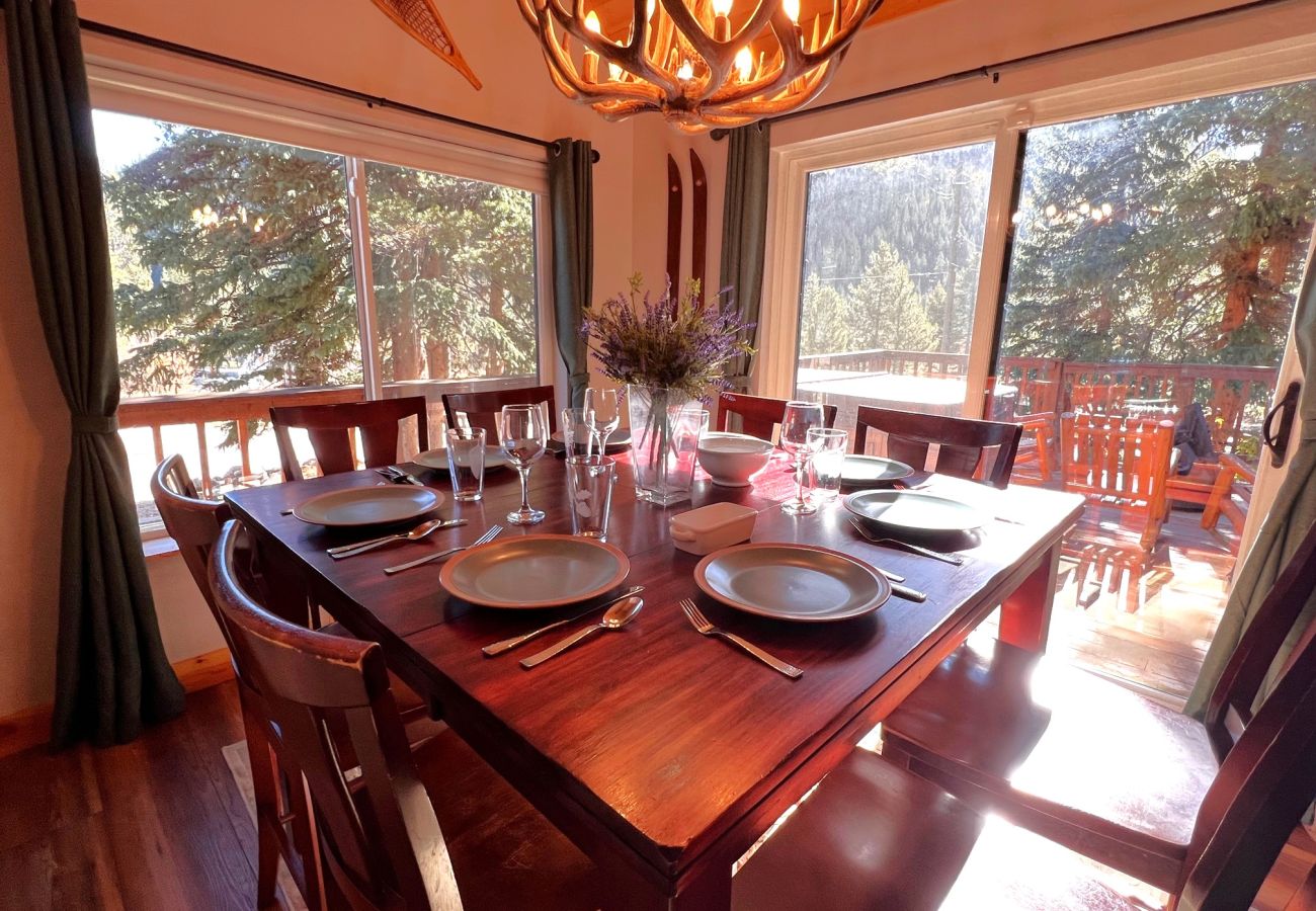 Chalet in Breckenridge - Chalet w/ Hot Tub, Dog Friendly, 3 Miles to Breck 