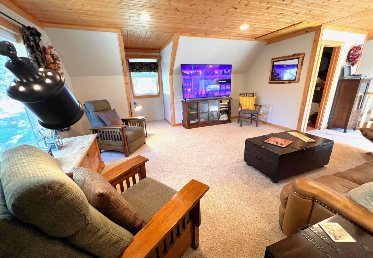 Chalet in Breckenridge - Chalet w/ Hot Tub, Dog Friendly, 3 Miles to Breck 