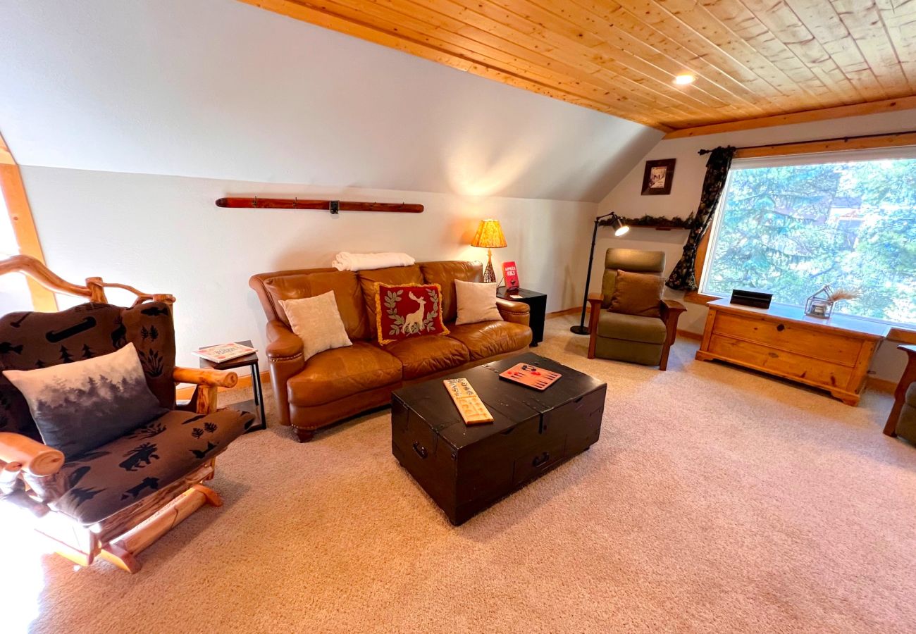 Chalet in Breckenridge - Chalet w/ Hot Tub, Dog Friendly, 3 Miles to Breck 