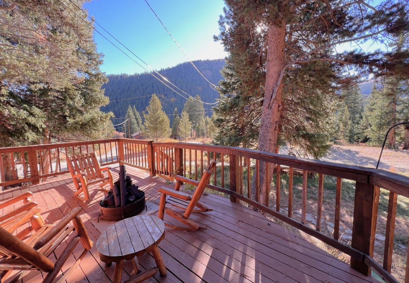 Chalet in Breckenridge - Chalet w/ Hot Tub, Dog Friendly, 3 Miles to Breck 