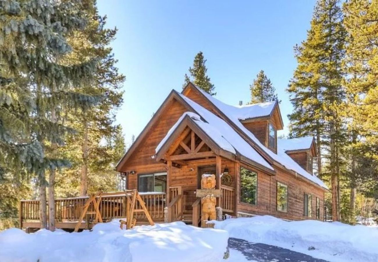 Cabin in Breckenridge - Cabin, Private Hot Tub, Breck + Quandary 14er