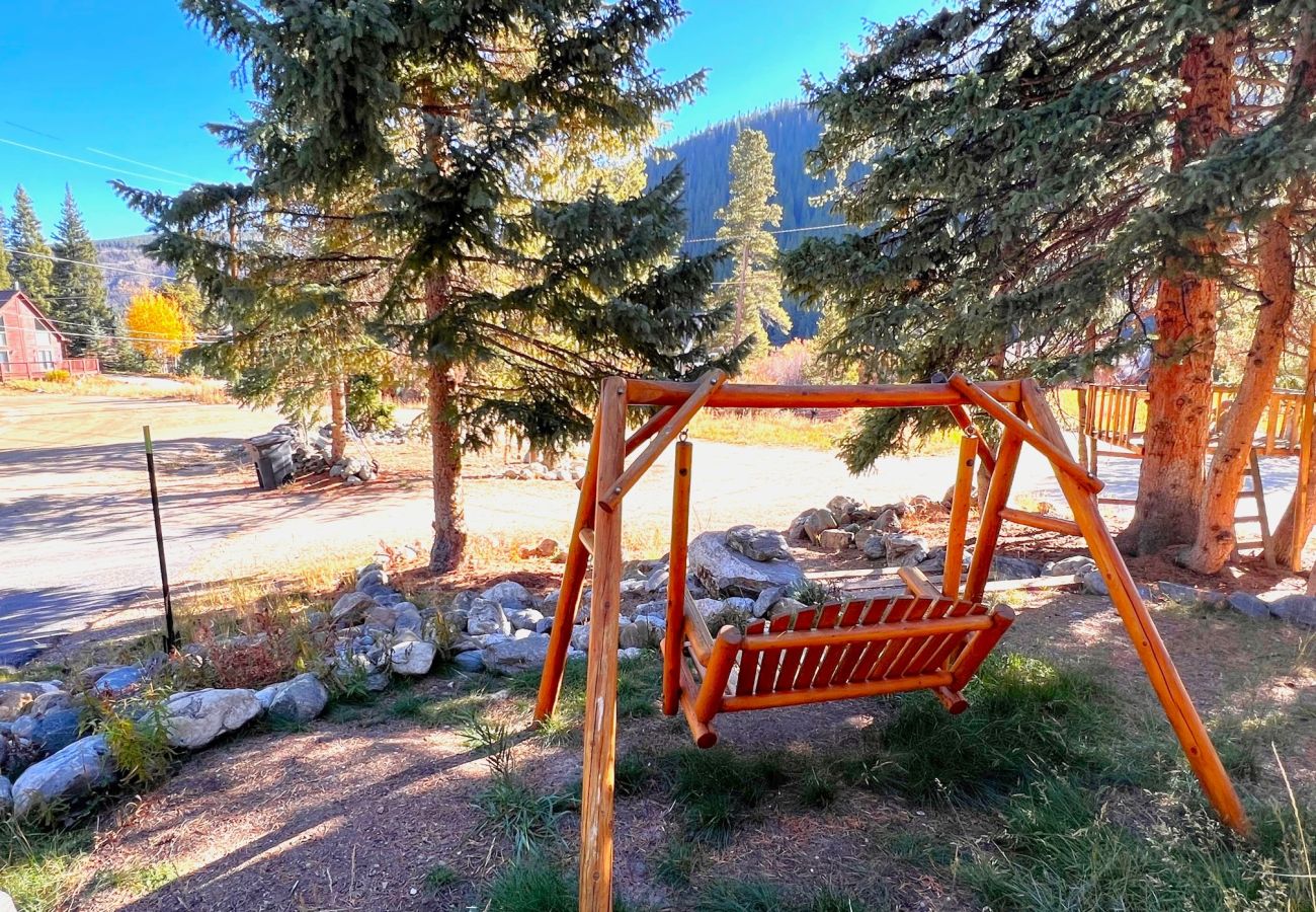 Cabin in Breckenridge - Cabin, Private Hot Tub, Breck + Quandary 14er