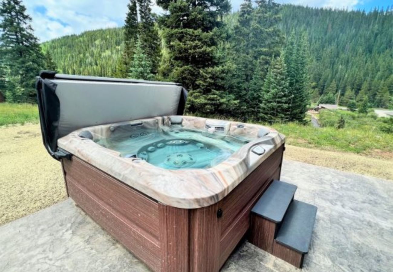 House in Breckenridge - Home + Private Hot Tub by Quandary 14er + Breck 