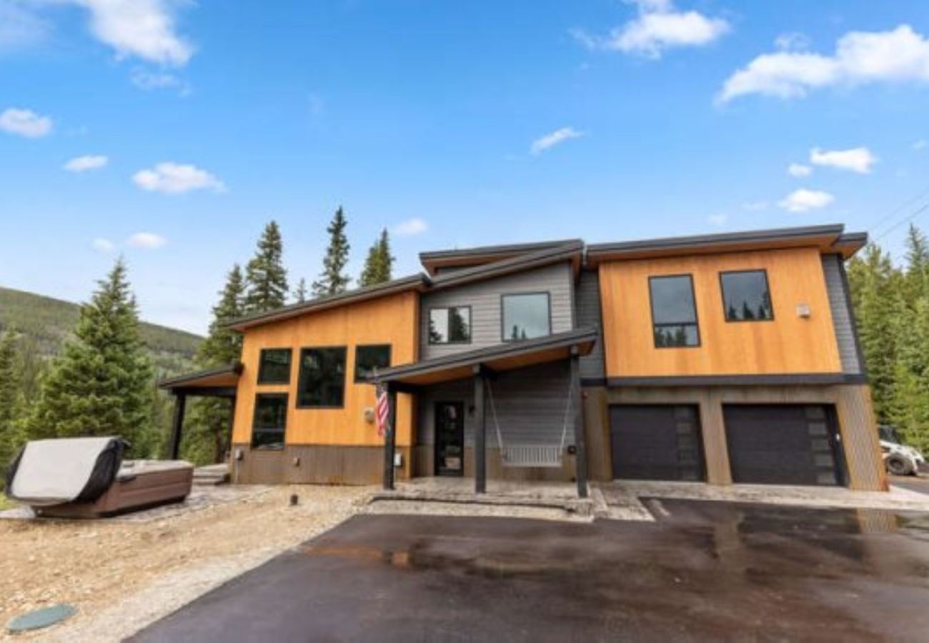 House in Breckenridge - Home + Private Hot Tub by Quandary 14er + Breck 