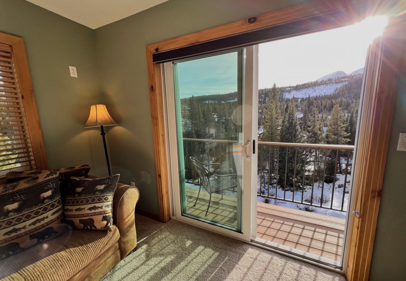 Townhouse in Breckenridge - WOW views + Private Hot Tub, Walk to Breck