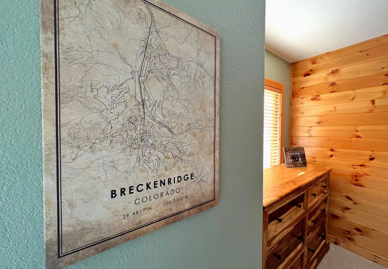 Townhouse in Breckenridge - WOW views + Private Hot Tub, Walk to Breck