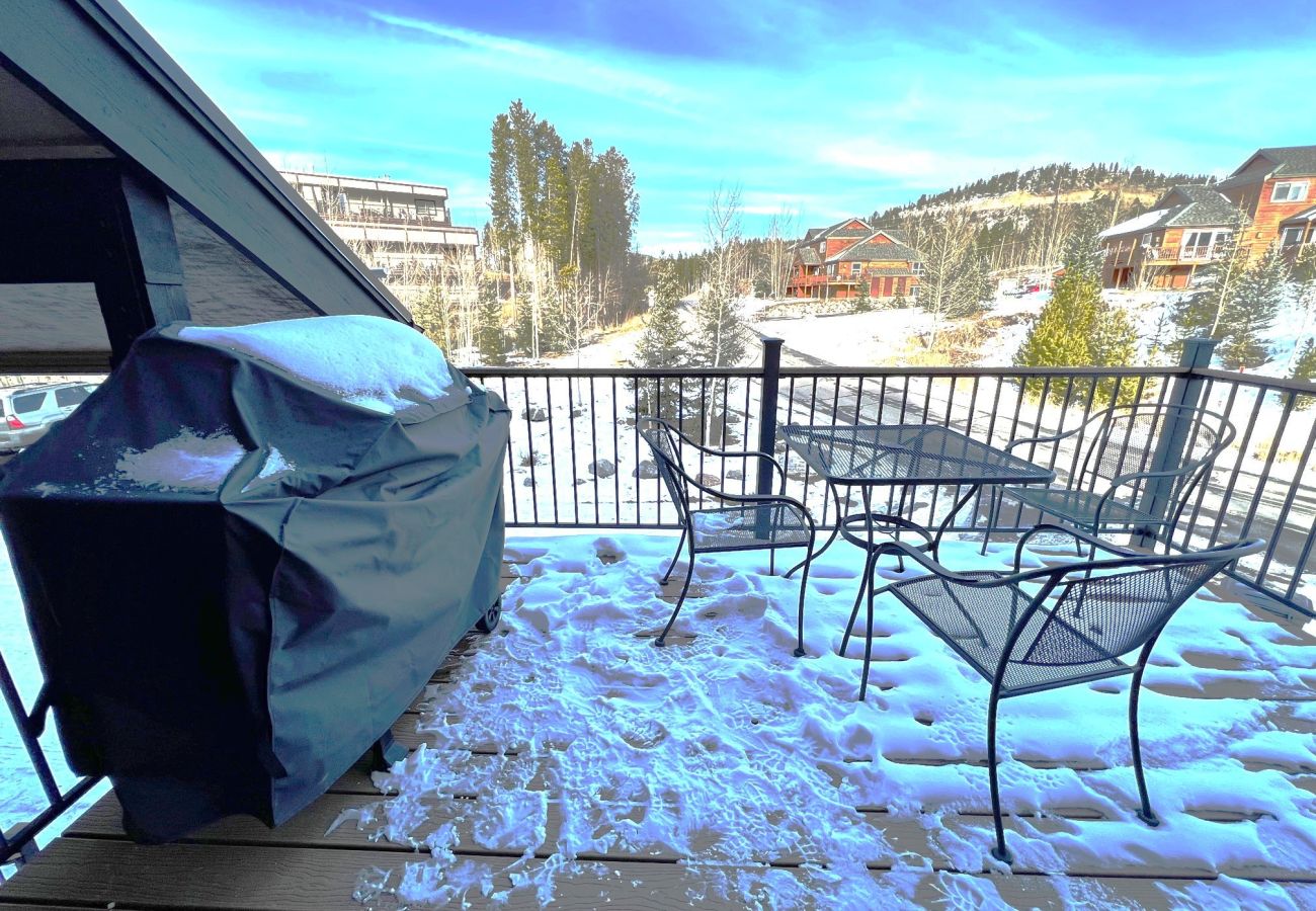 Townhouse in Breckenridge - WOW views + Private Hot Tub, Walk to Breck