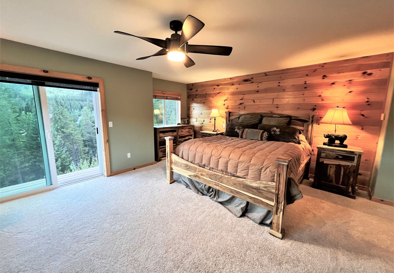 Townhouse in Breckenridge - WOW views + Private Hot Tub, Walk to Breck