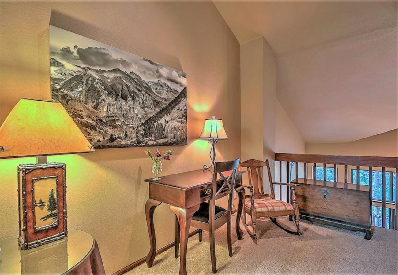 Condominium in Breckenridge - Near Quick Silver Lift, In Breck, Private Hot Tub