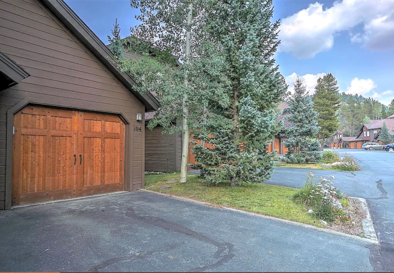 Condominium in Breckenridge - Walk to Lift + Historic Breck, Private Hot Tub