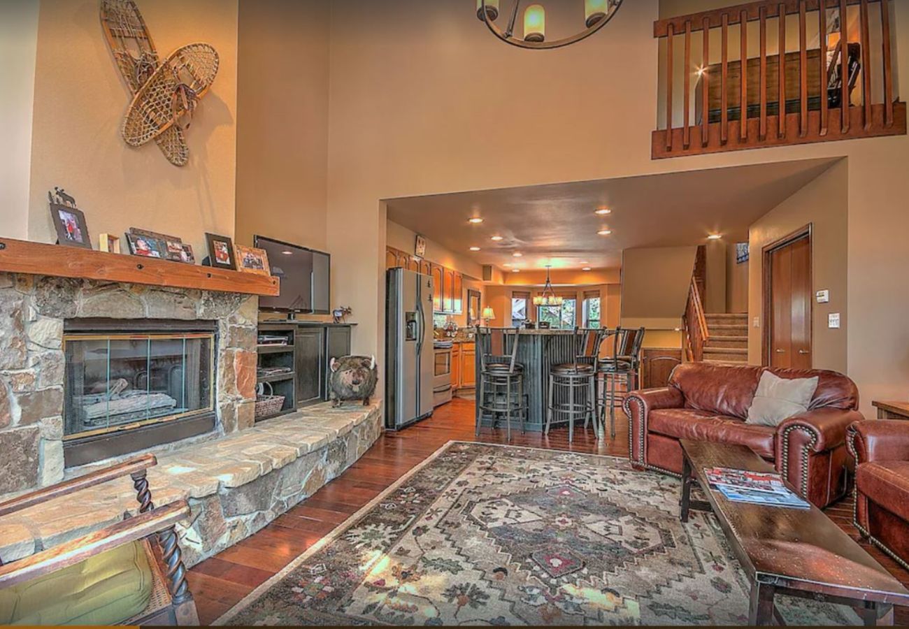 Condominium in Breckenridge - Walk to Lift + Historic Breck, Private Hot Tub