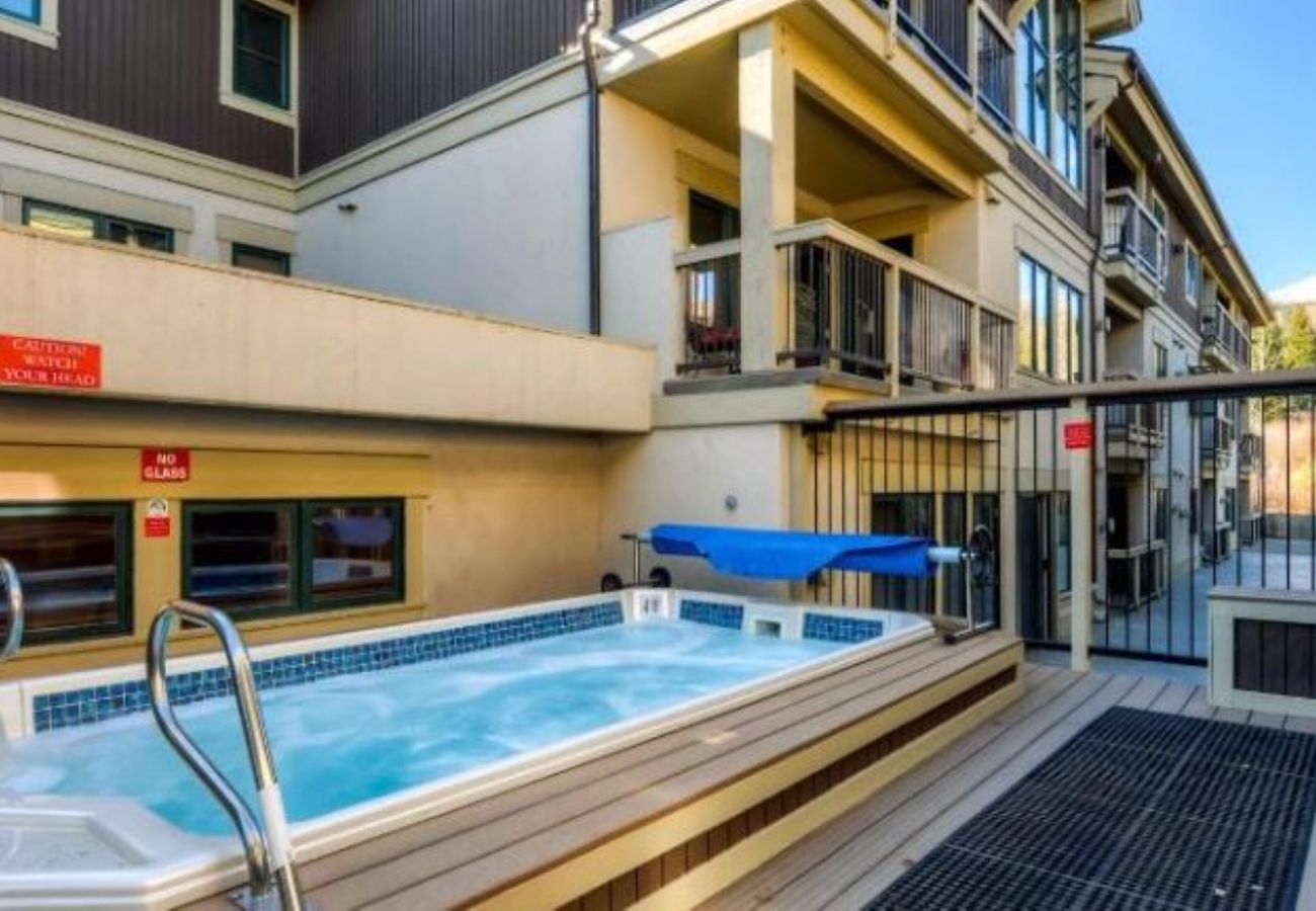 Condominium in Breckenridge -  Ski In-Out, HT, Pool, Sauna, Walk to Breck