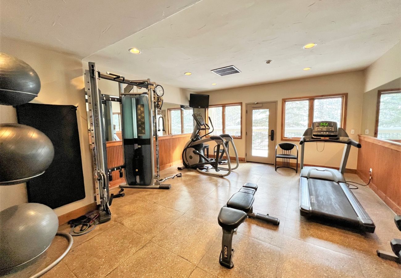 Condominium in Breckenridge -  Ski In-Out, HT, Pool, Sauna, Walk to Breck