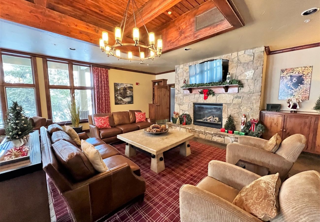 Condominium in Breckenridge -  Ski In-Out, HT, Pool, Sauna, Walk to Breck