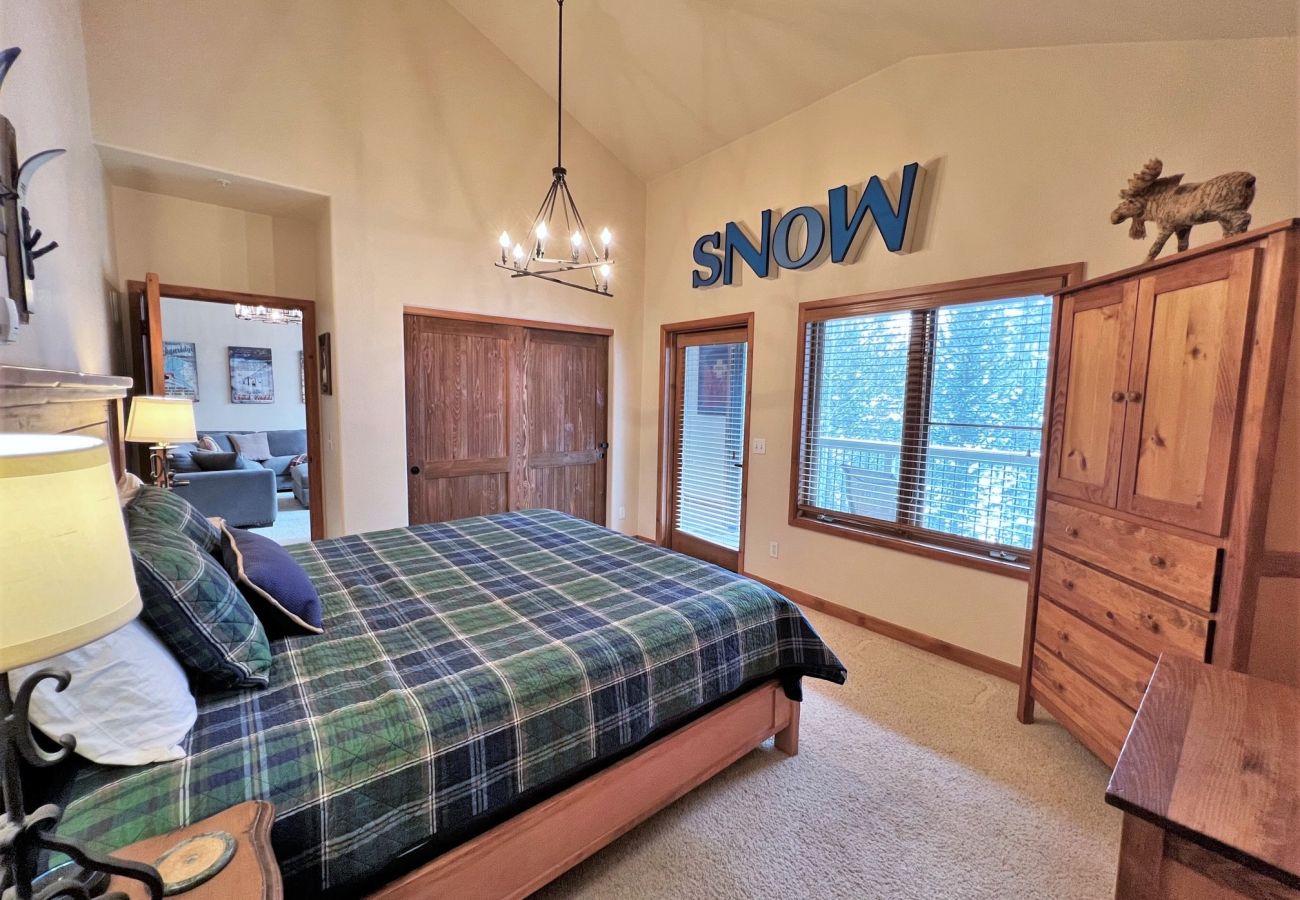 Condominium in Breckenridge -  Ski In-Out, HT, Pool, Sauna, Walk to Breck