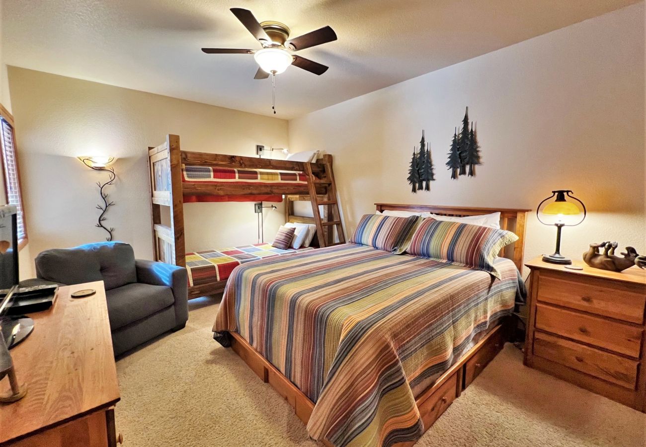 Condominium in Breckenridge -  Ski In-Out, HT, Pool, Sauna, Walk to Breck