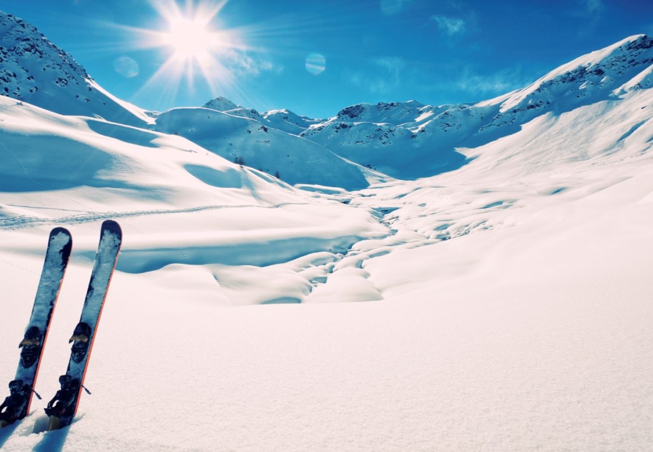 Condominium in Breckenridge - SKI IN-OUT On 4 Oclock Run, Indoor Pool + Hot Tubs