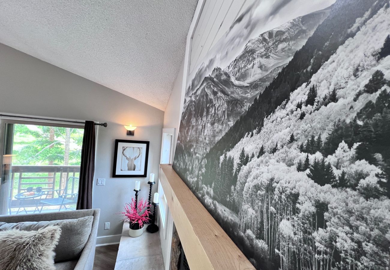 Condominium in Breckenridge - SKI IN-OUT On 4 Oclock Run, Indoor Pool + Hot Tubs