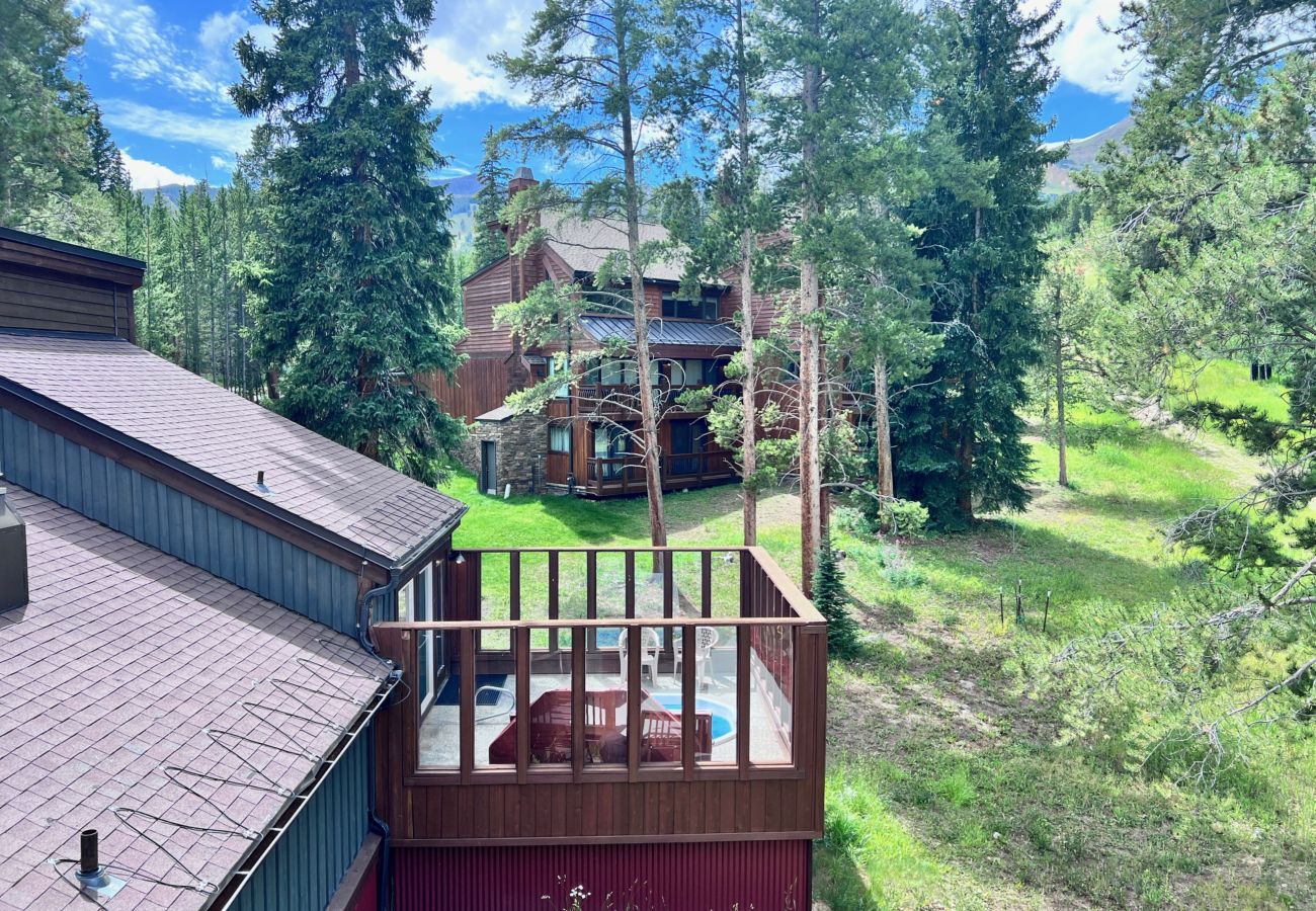 Condominium in Breckenridge - SKI IN-OUT On 4 Oclock Run, Indoor Pool + Hot Tubs