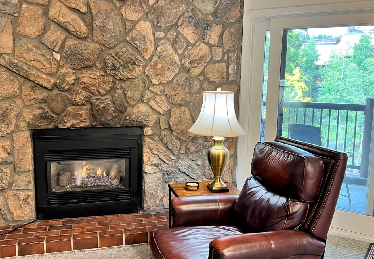 Condominium in Breckenridge - Walk to Main St. Breck + Snowflake Lift, Pool+Hot Tubs