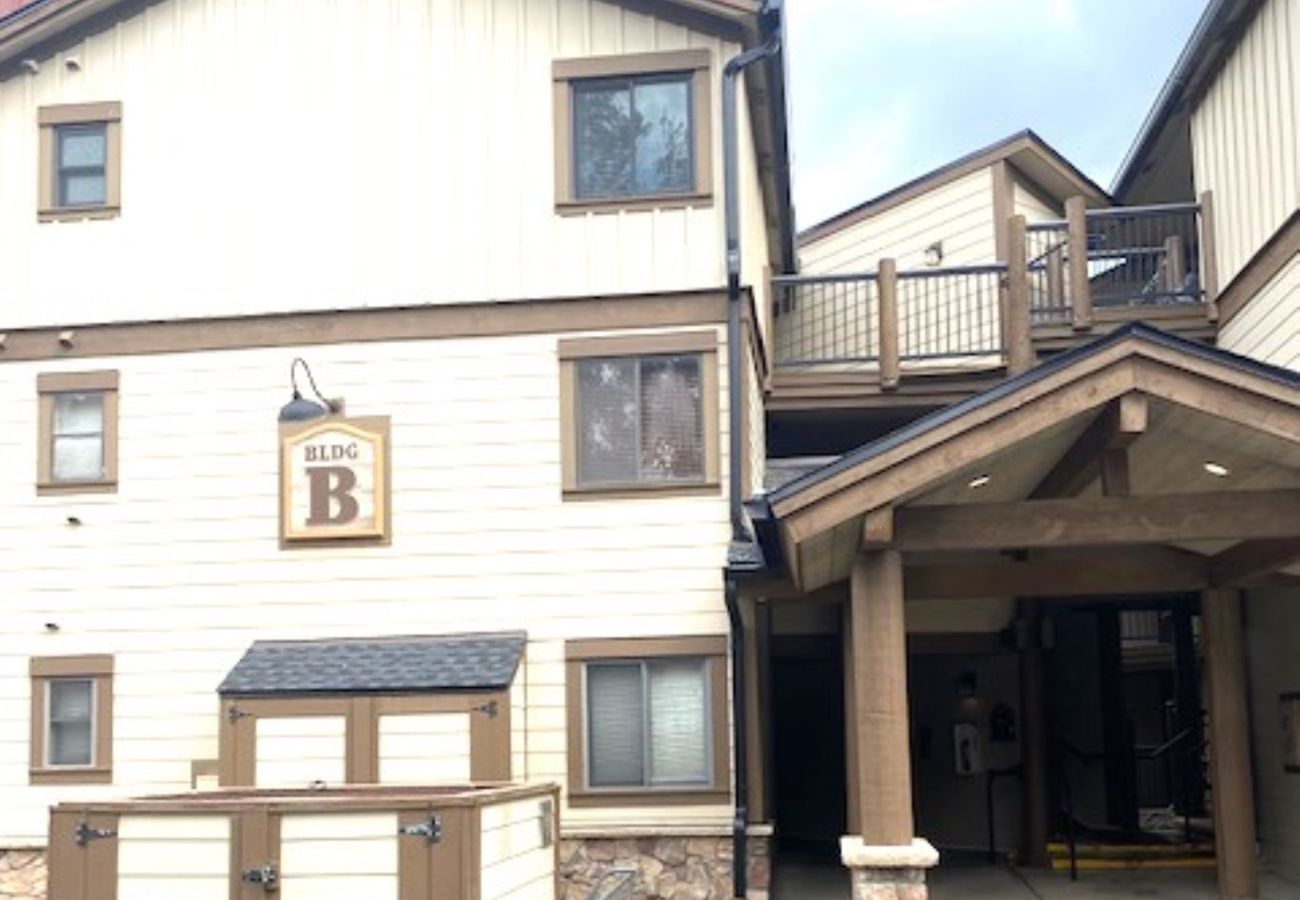 Condominium in Breckenridge - Walk to Main St. Breck + Snowflake Lift, Pool+Hot Tubs