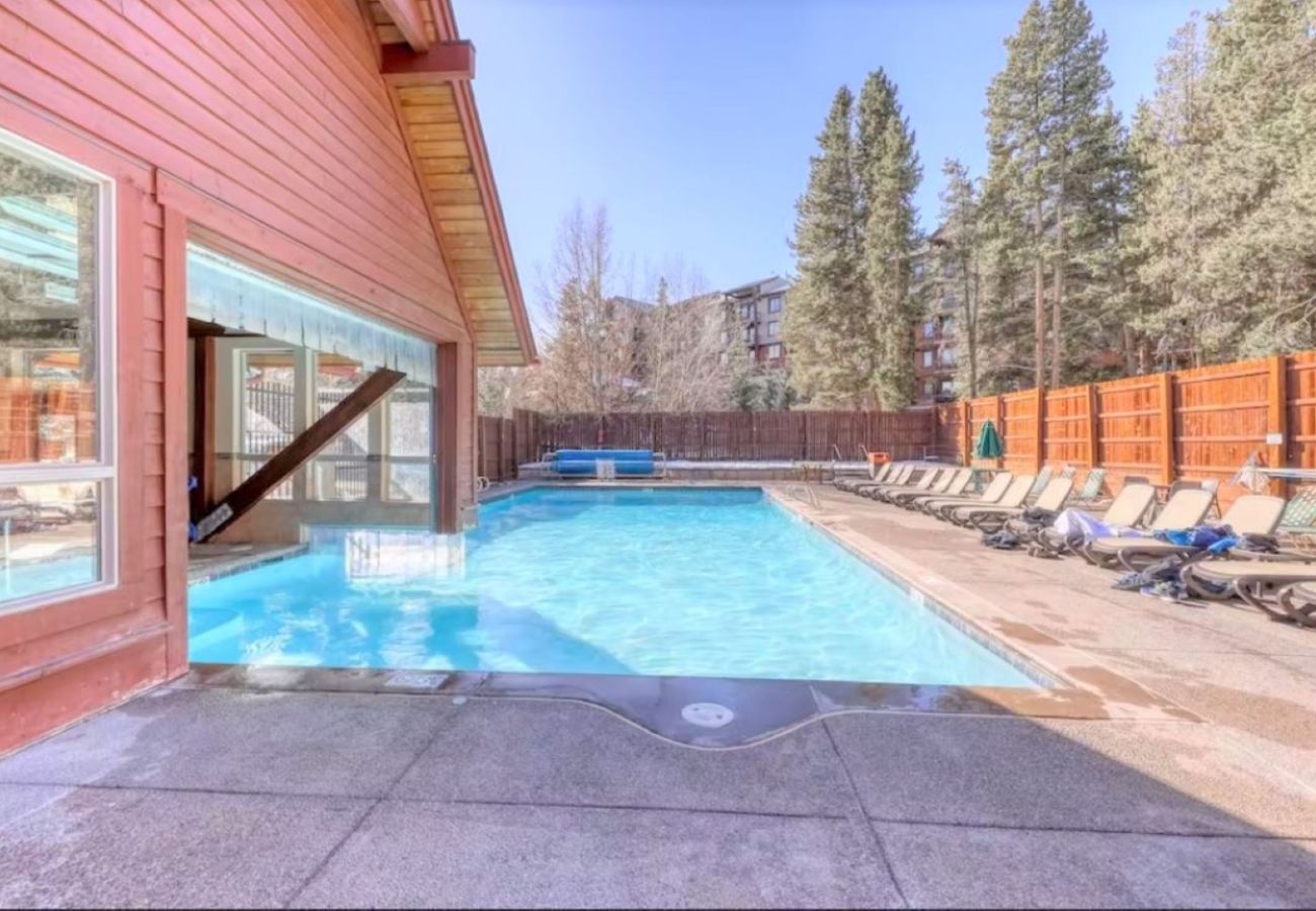 Condominium in Breckenridge - Walk to Main St. Breck + Snowflake Lift, Pool+Hot Tubs