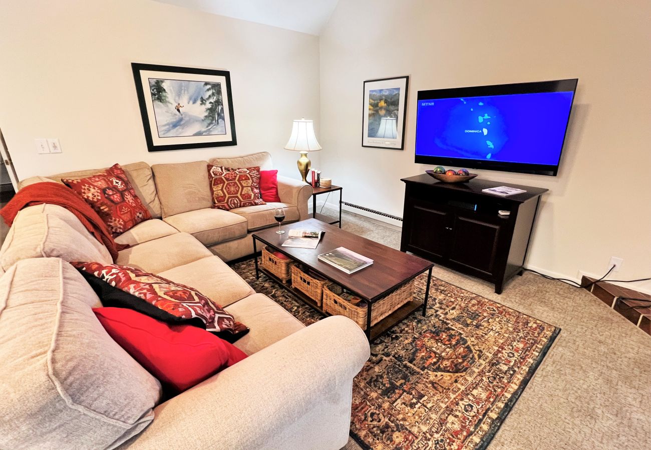 Condominium in Breckenridge - Walk to Main St. Breck + Snowflake Lift, Pool+Hot Tubs