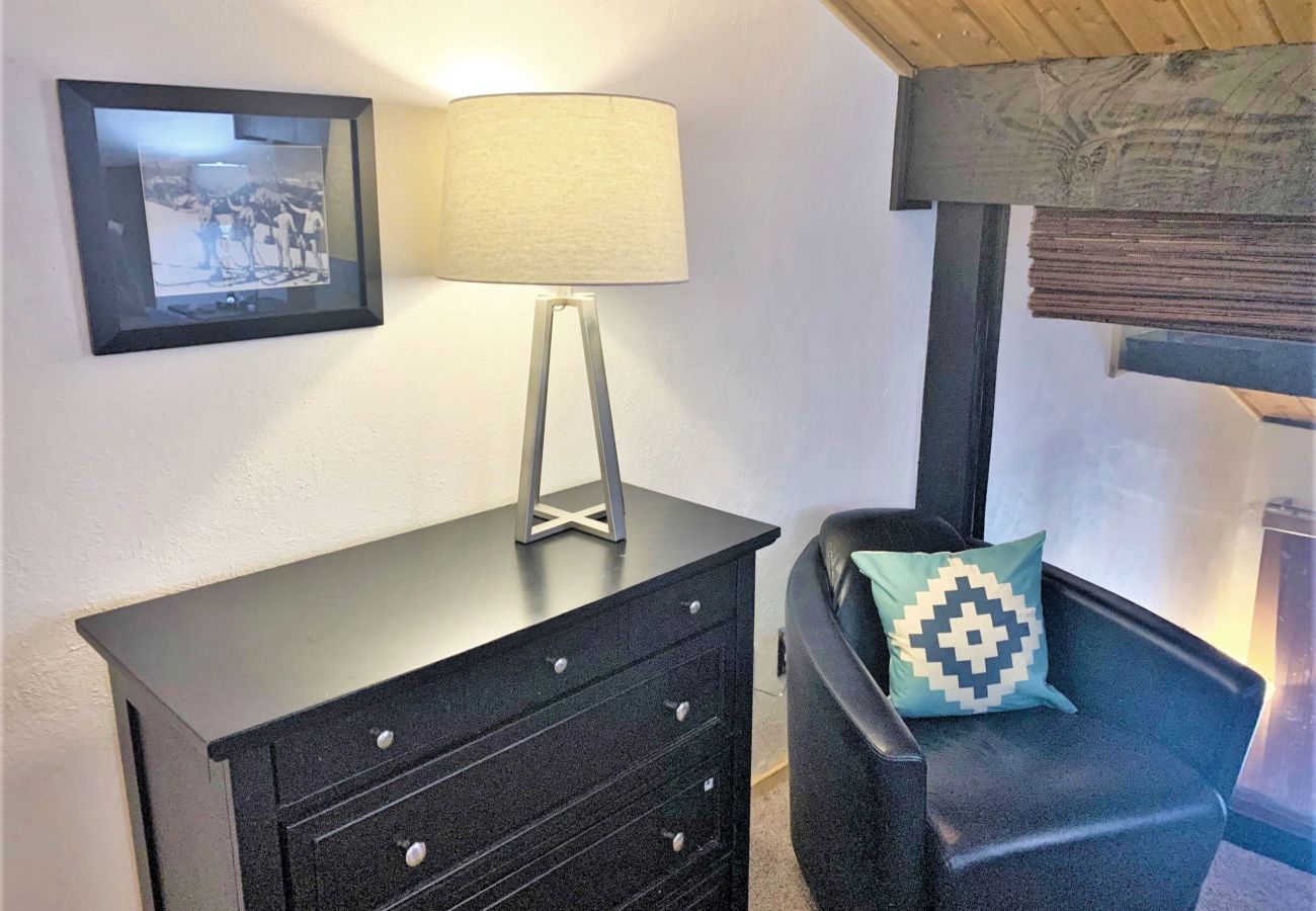 Condominium in Breckenridge - Near Snow Flake Lift+Main St Breck Pool + Hot Tubs