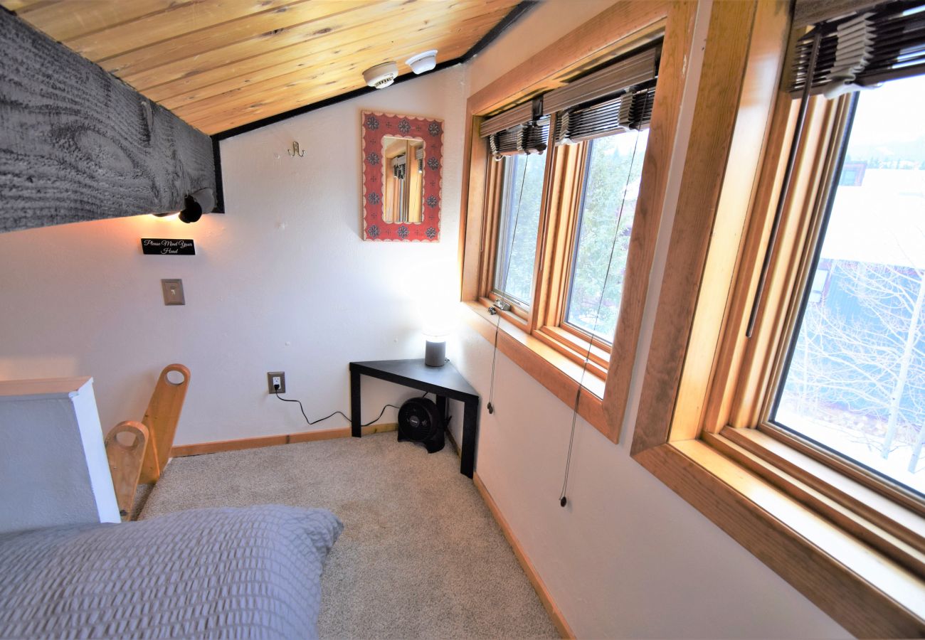 Condominium in Breckenridge - Near Snow Flake Lift+Main St Breck Pool + Hot Tubs