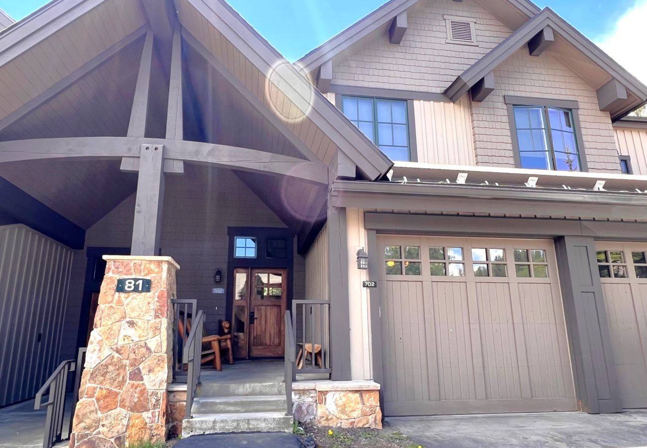 Townhouse in Breckenridge - Ski-In, Near Main St. Breck, Pools, Hot tubs