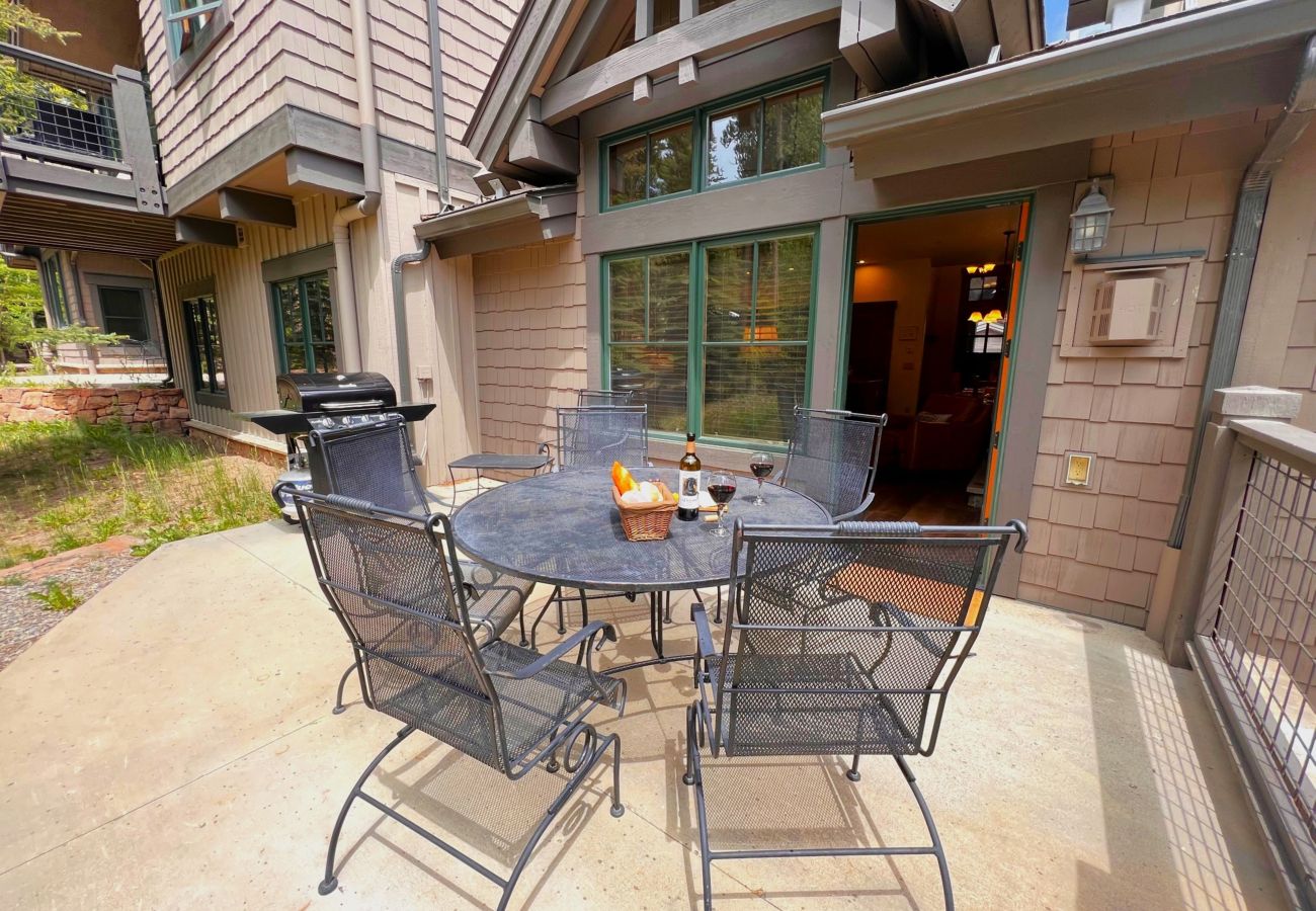 Townhouse in Breckenridge - Ski-In, Near Main St. Breck, Pools, Hot tubs