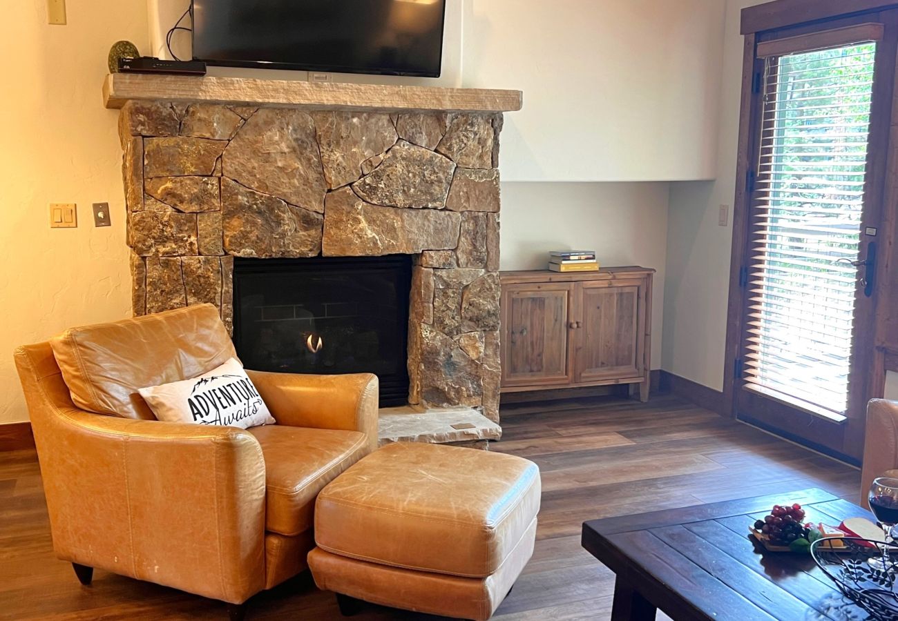 Townhouse in Breckenridge - Ski-In, Near Main St. Breck, Pools, Hot tubs