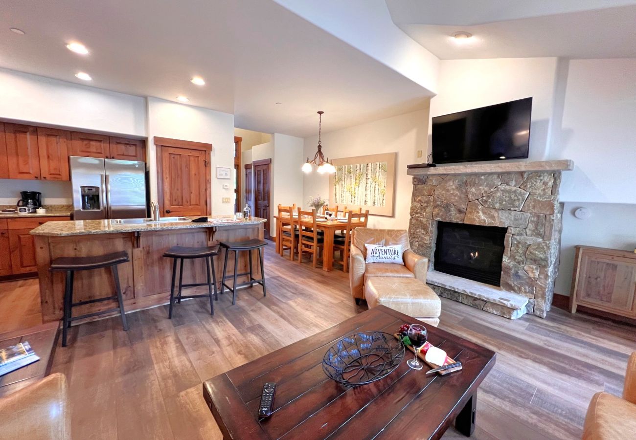 Townhouse in Breckenridge - Ski-In, Near Main St. Breck, Pools, Hot tubs