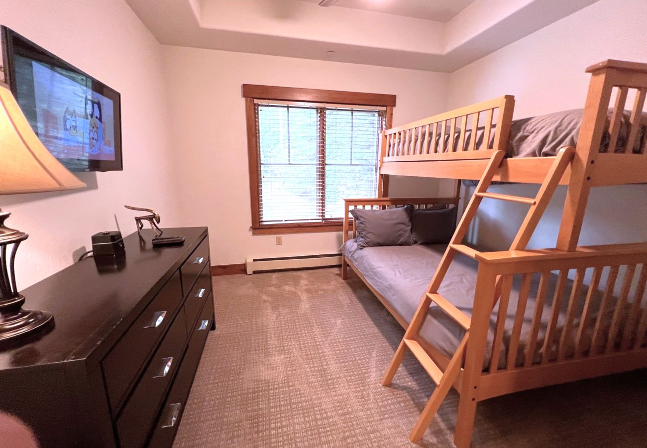 Townhouse in Breckenridge - Ski-In, Near Main St. Breck, Pools, Hot tubs