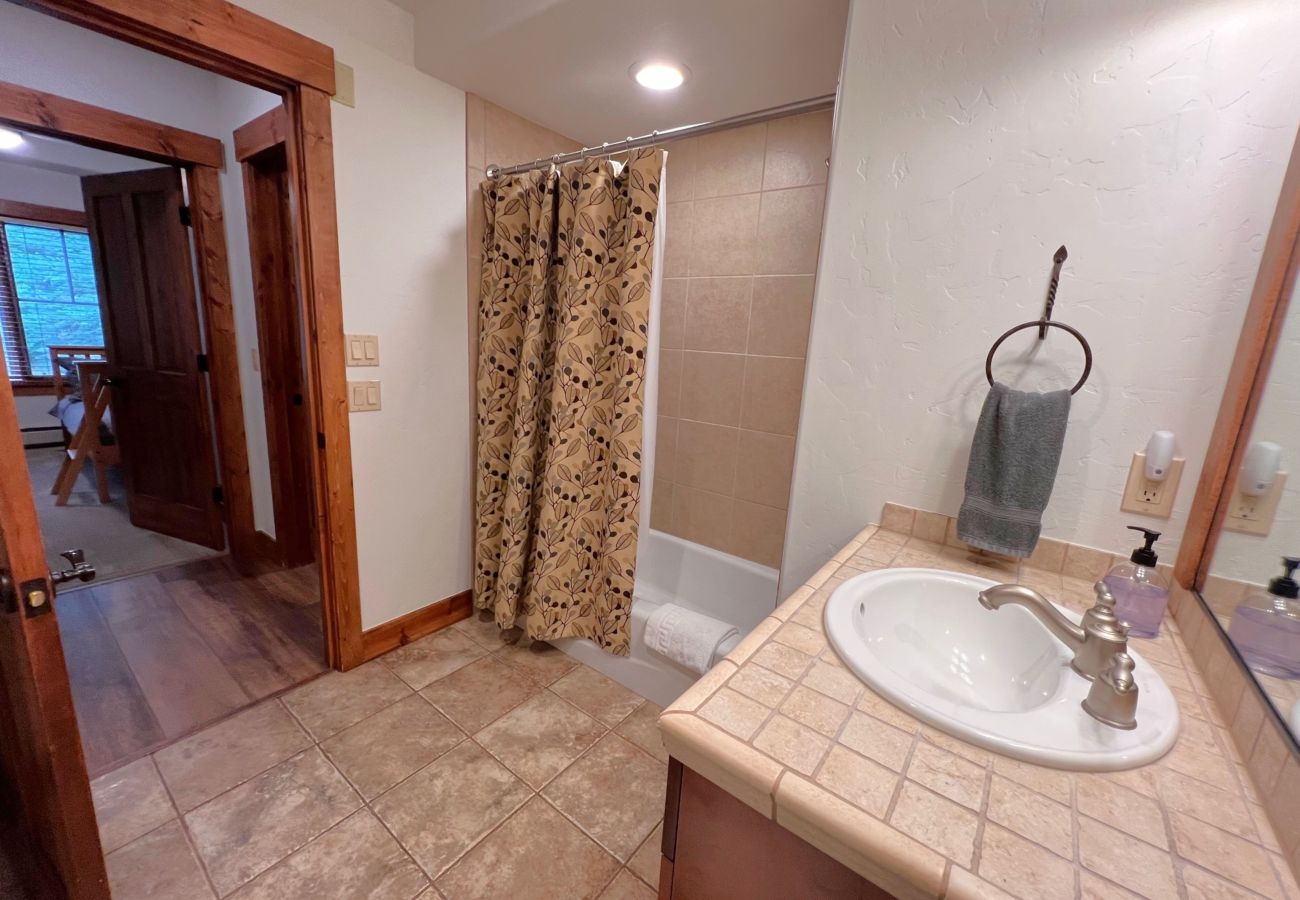 Townhouse in Breckenridge - Ski-In, Near Main St. Breck, Pools, Hot tubs