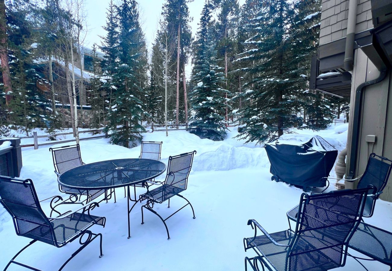 Townhouse in Breckenridge - Fun Awaits! Ski-In Pools Hot Tubs Walk to Main St