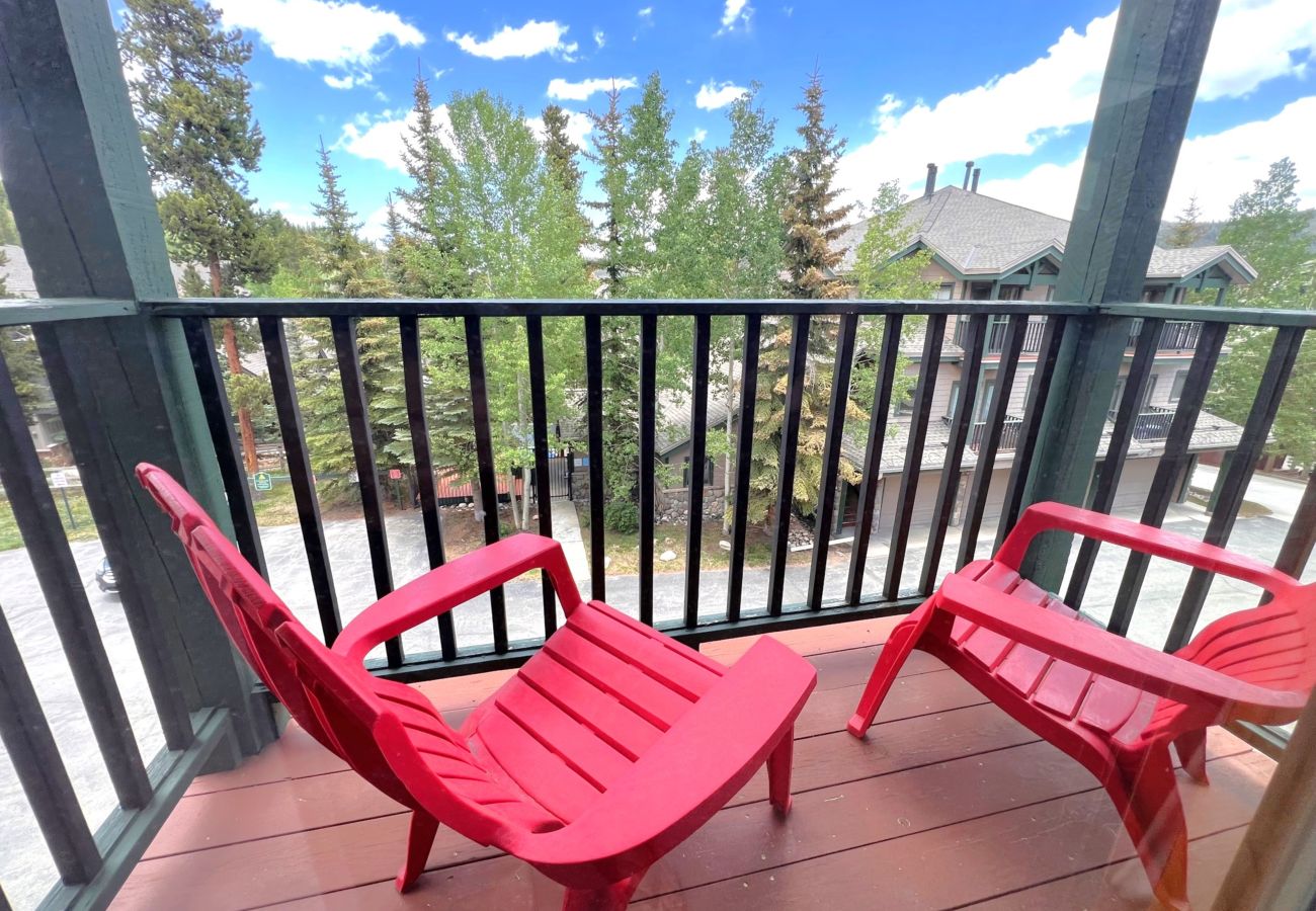 Condominium in Breckenridge - Ski-In 4 O'Clock Run Hot Tub Walk to Main St Breck