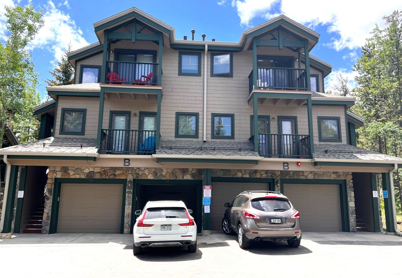 Condominium in Breckenridge - Ski-In 4 O'Clock Run Hot Tub Walk to Main St Breck