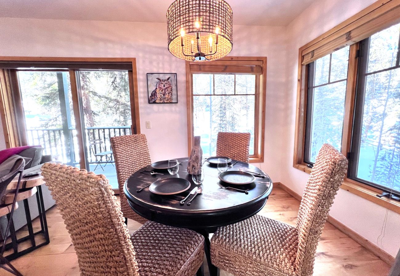 Condominium in Breckenridge - Ski-In 4 O'clock Run Soak-Hot Tub Walk to Main St! 