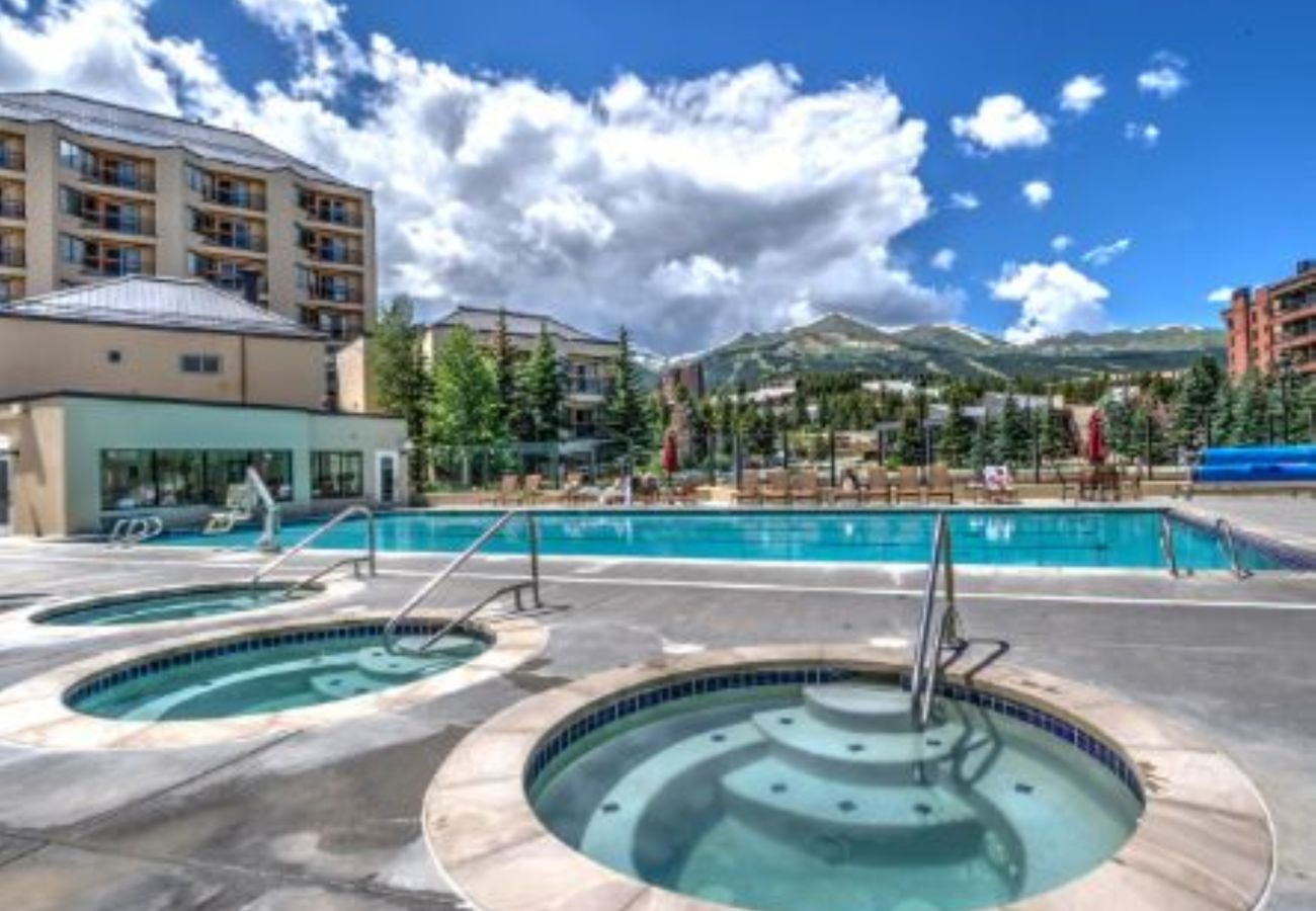 Condominium in Breckenridge - Mtn. + Lake views, Pool + 7 Hot tubs Walk to Lift