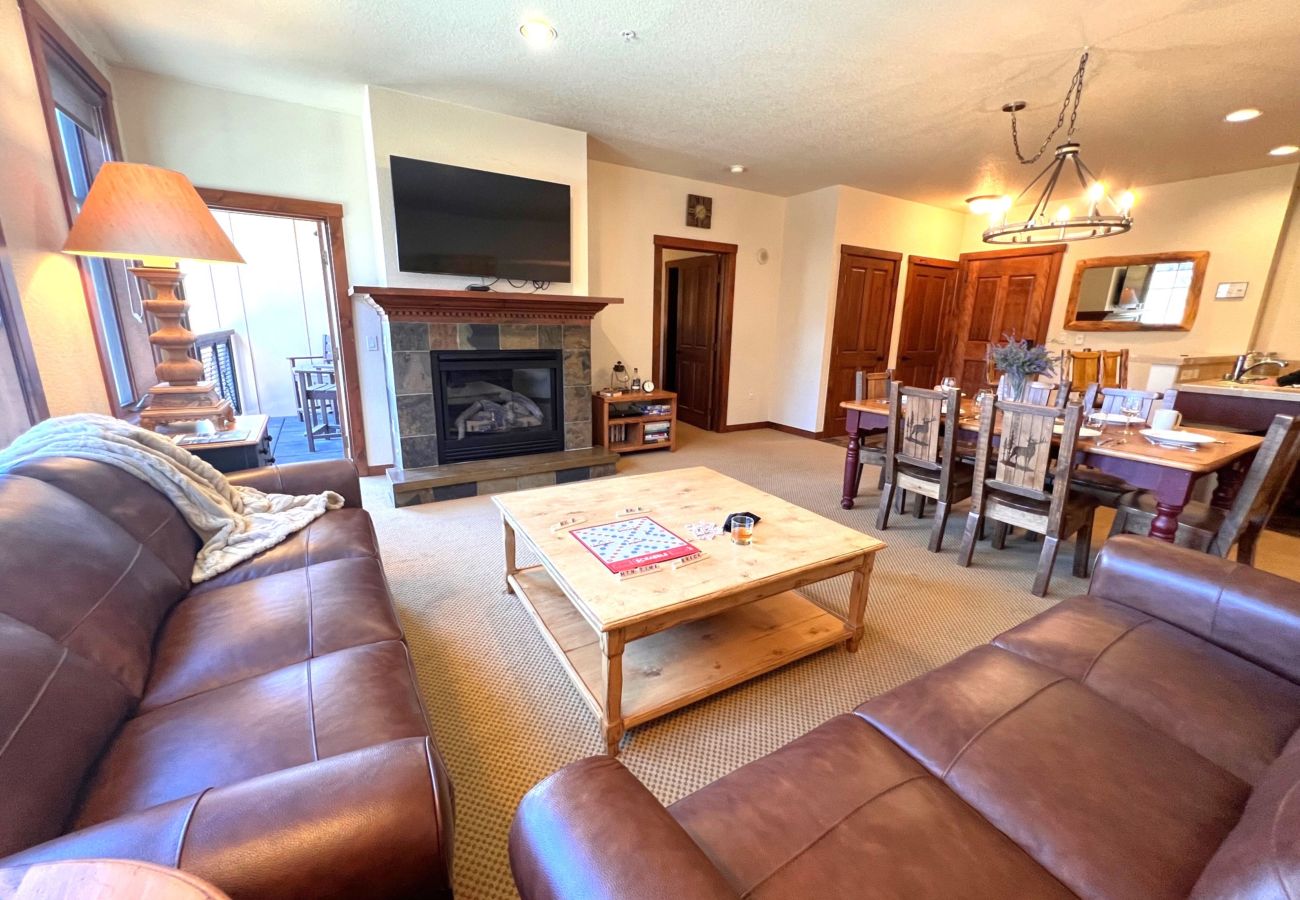 Condominium in Breckenridge - Mtn. + Lake views, Pool + 7 Hot tubs Walk to Lift