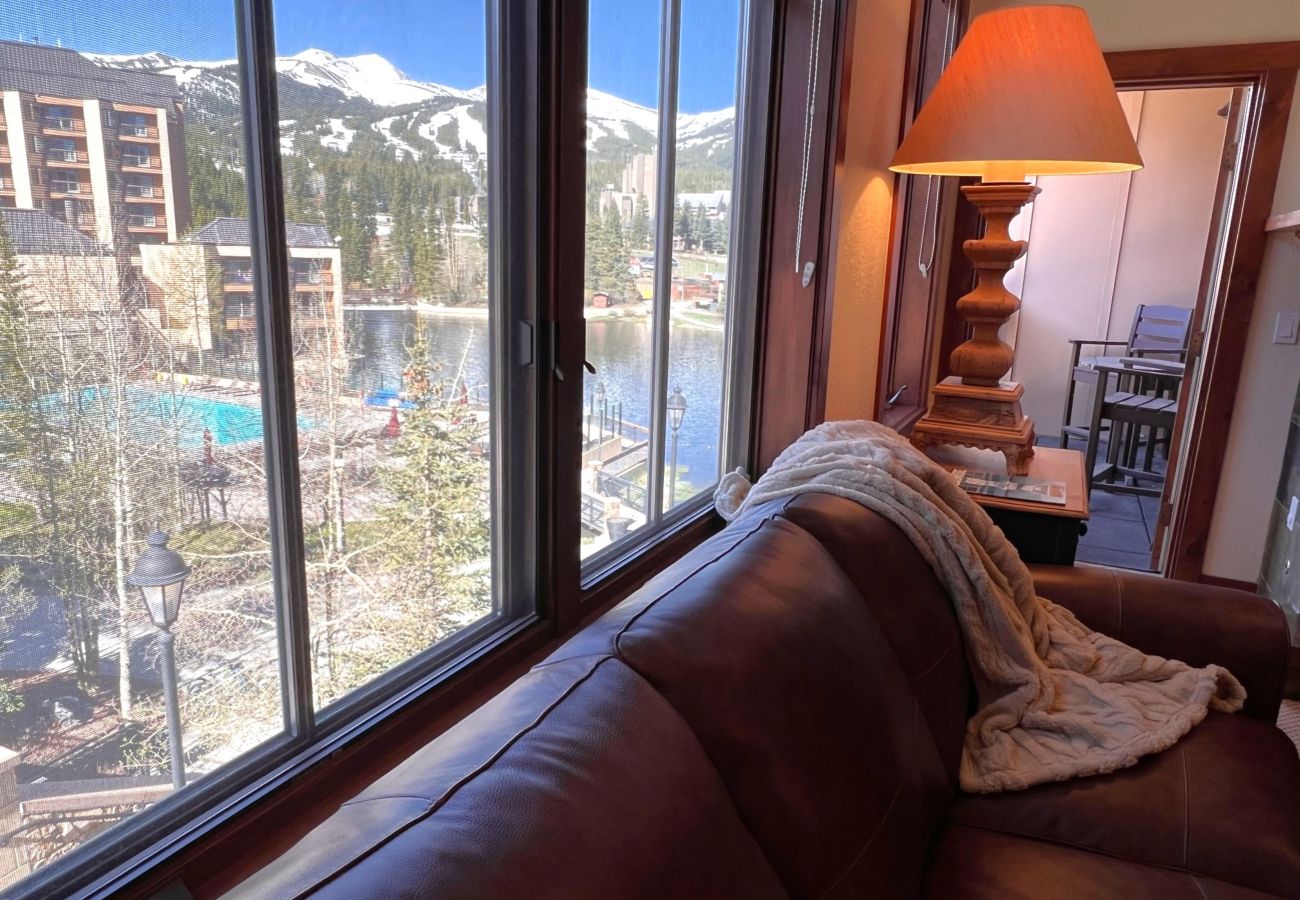 Condominium in Breckenridge - Mtn. + Lake views, Pool + 7 Hot tubs Walk to Lift