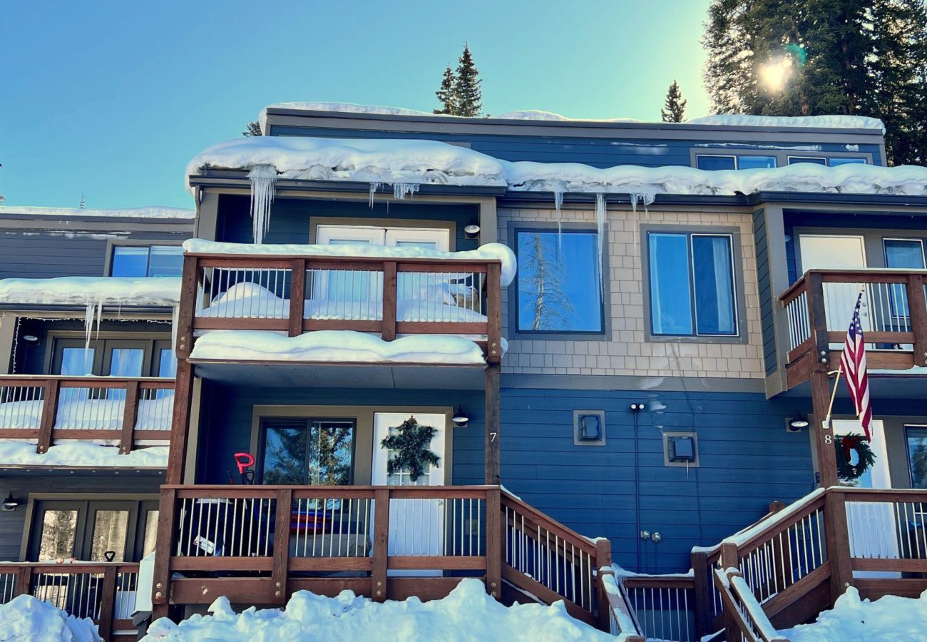 Townhouse in Breckenridge - Charming Condo Gas Log Burner, 2 miles to Ski Breck 