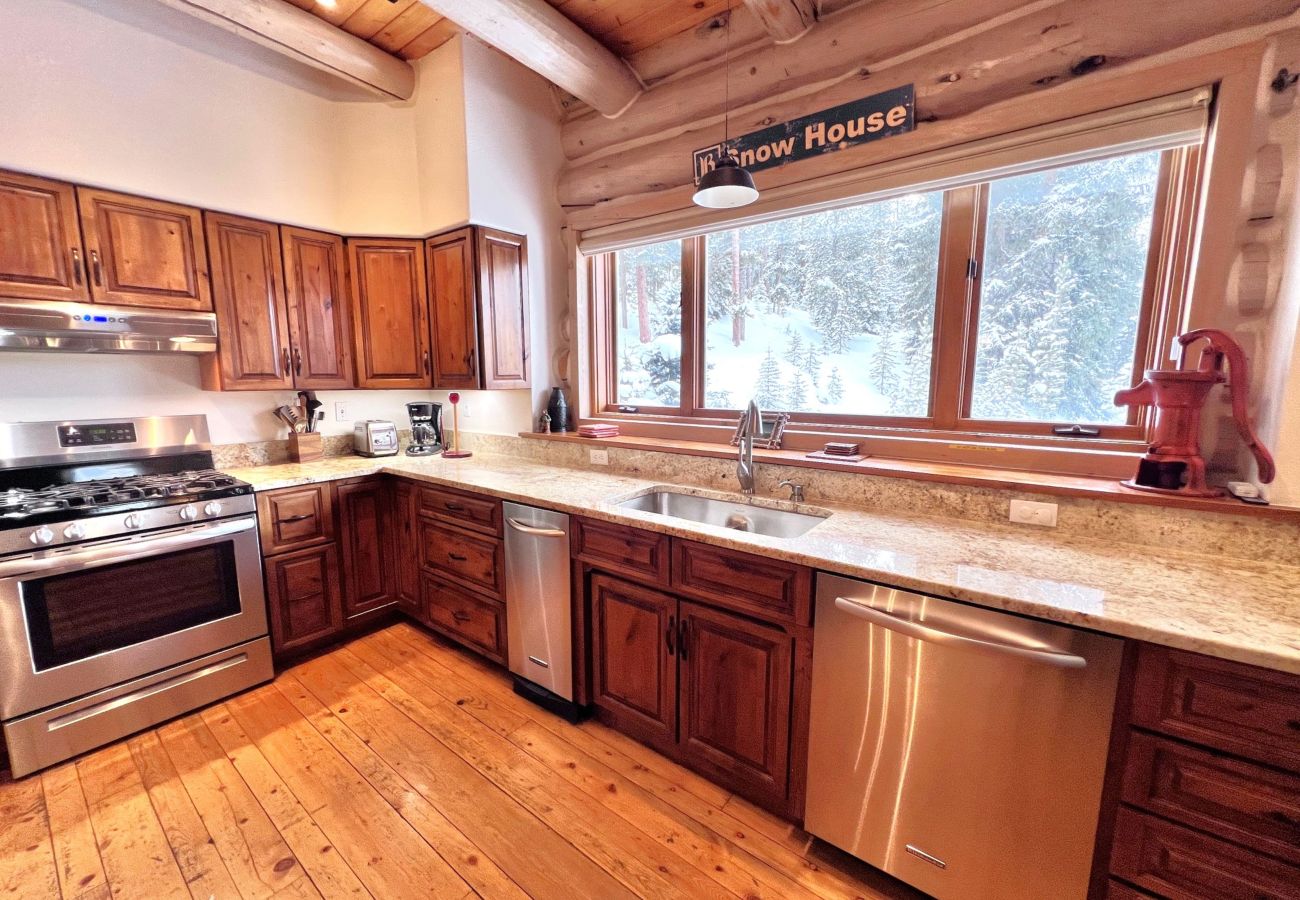 Cabin in Breckenridge - Log Home WOW Mtn. Views Log Stove 10 min. to Breck